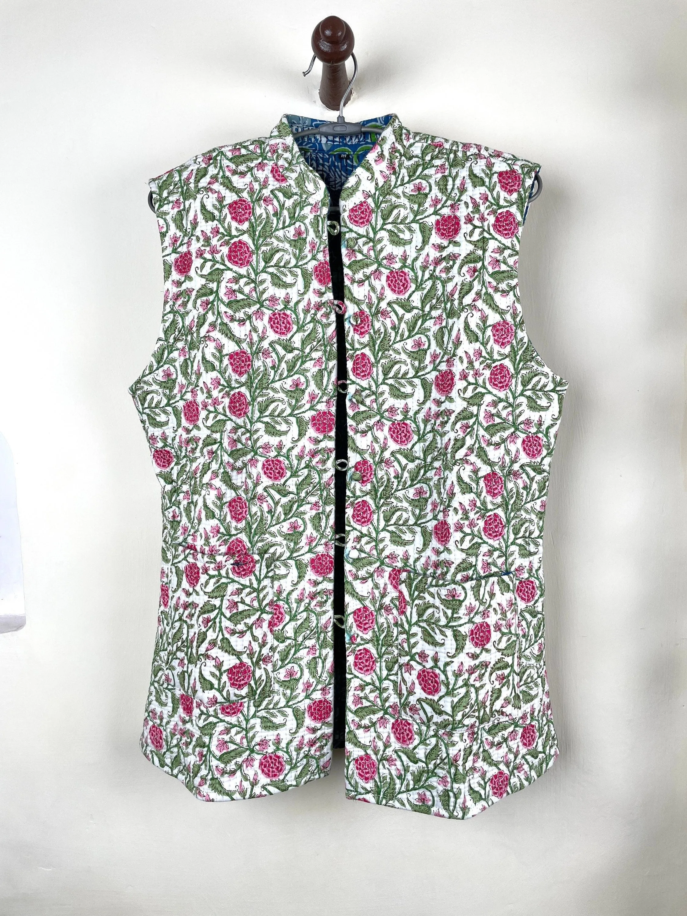 Indian Handmade Quilted Cotton Sleeveless Jacket White & Pink Floral Stylish Women's Vest, Reversible Waistcoat for Her