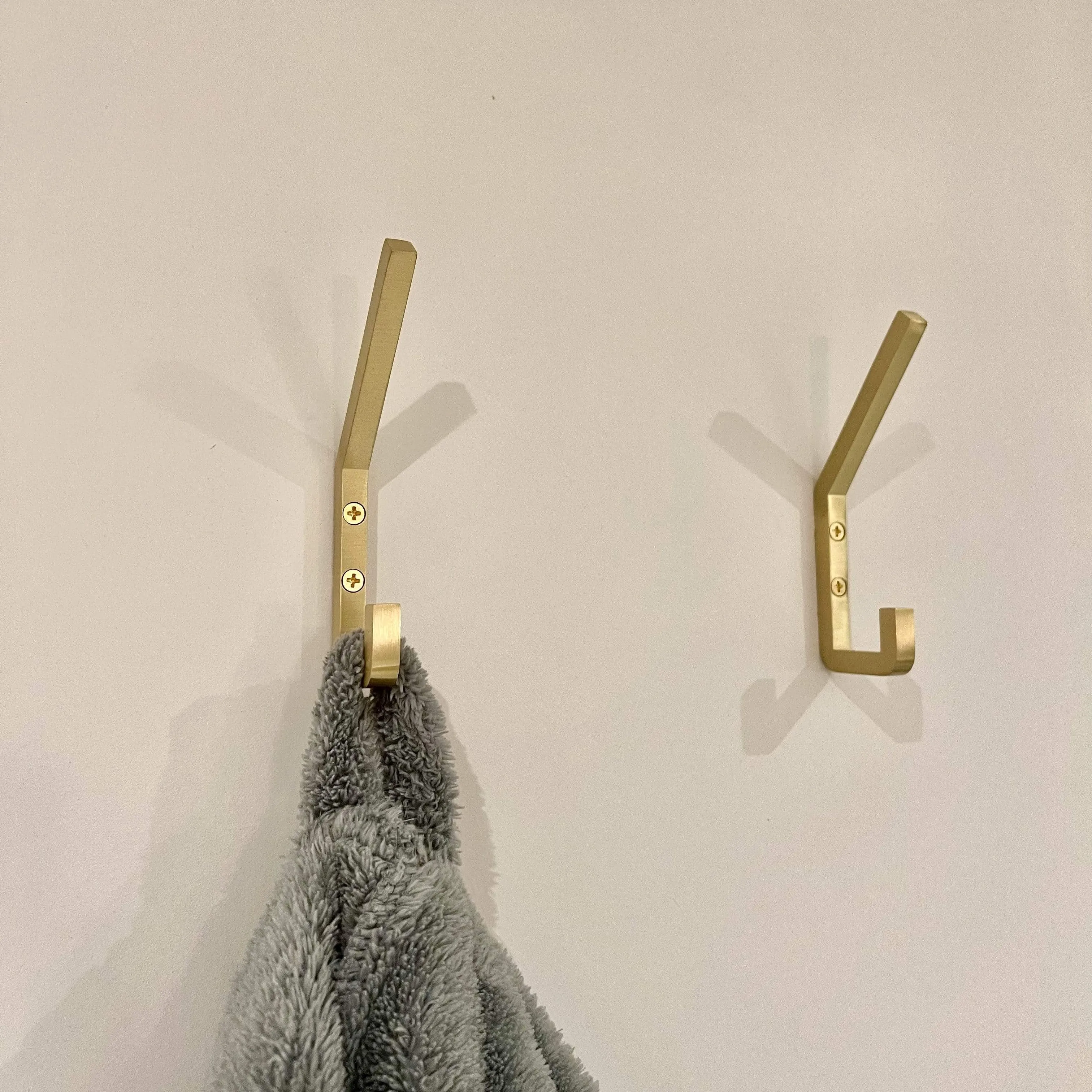 LEVI Square Hook - Brass