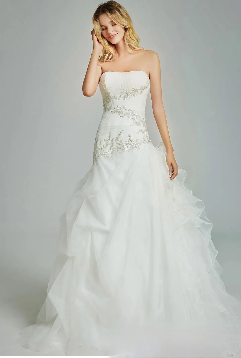 Strapless Pleating Wedding Dress With Ruffled Skirt