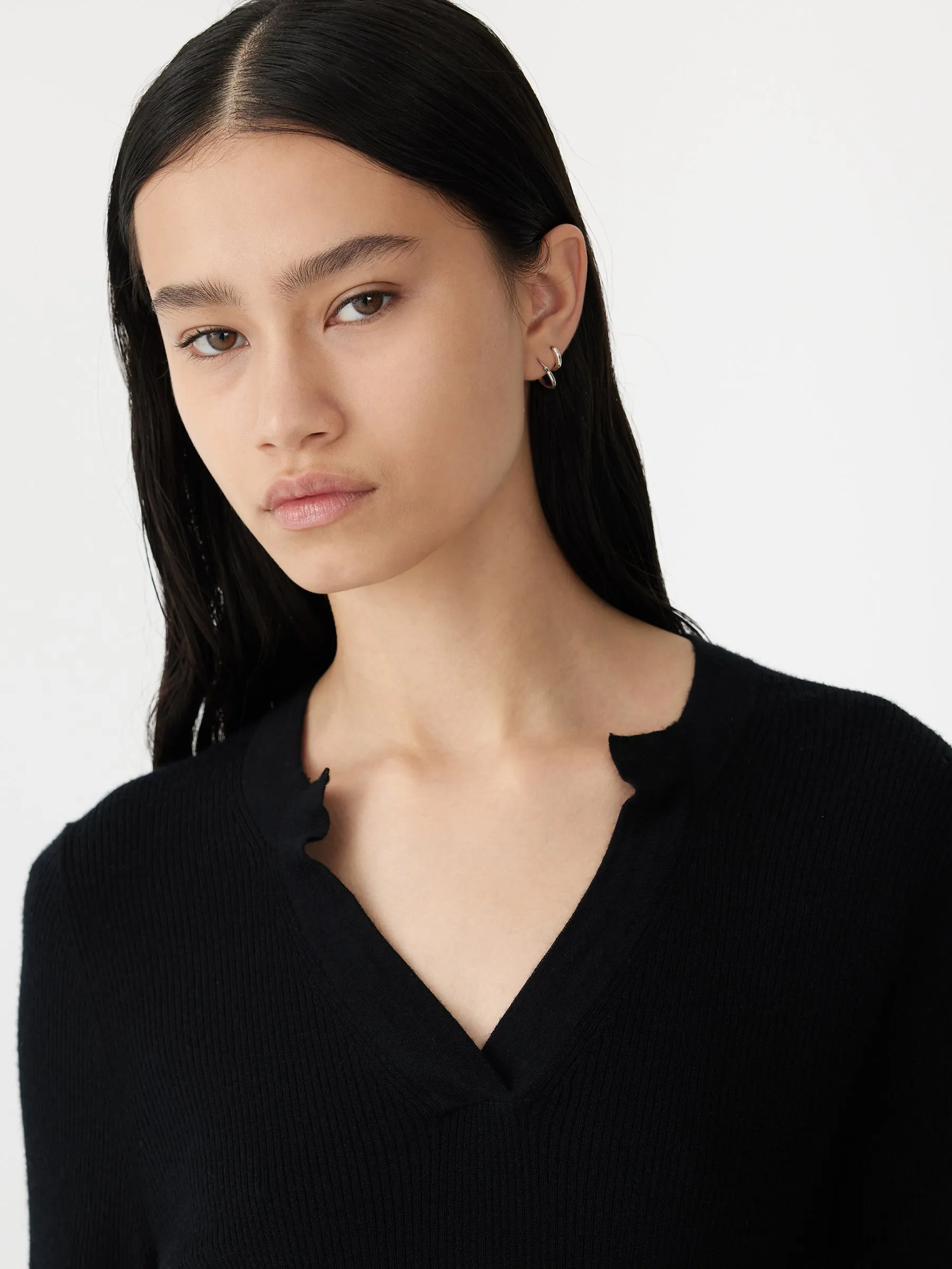 superfine rib v neck knit