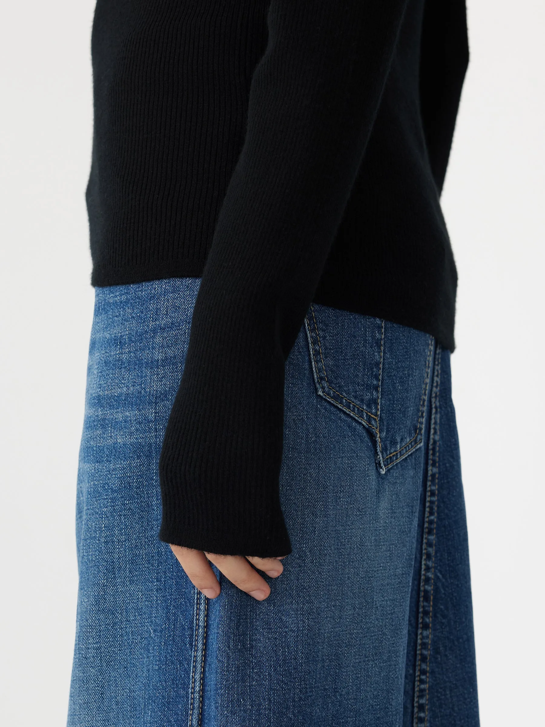 superfine rib v neck knit